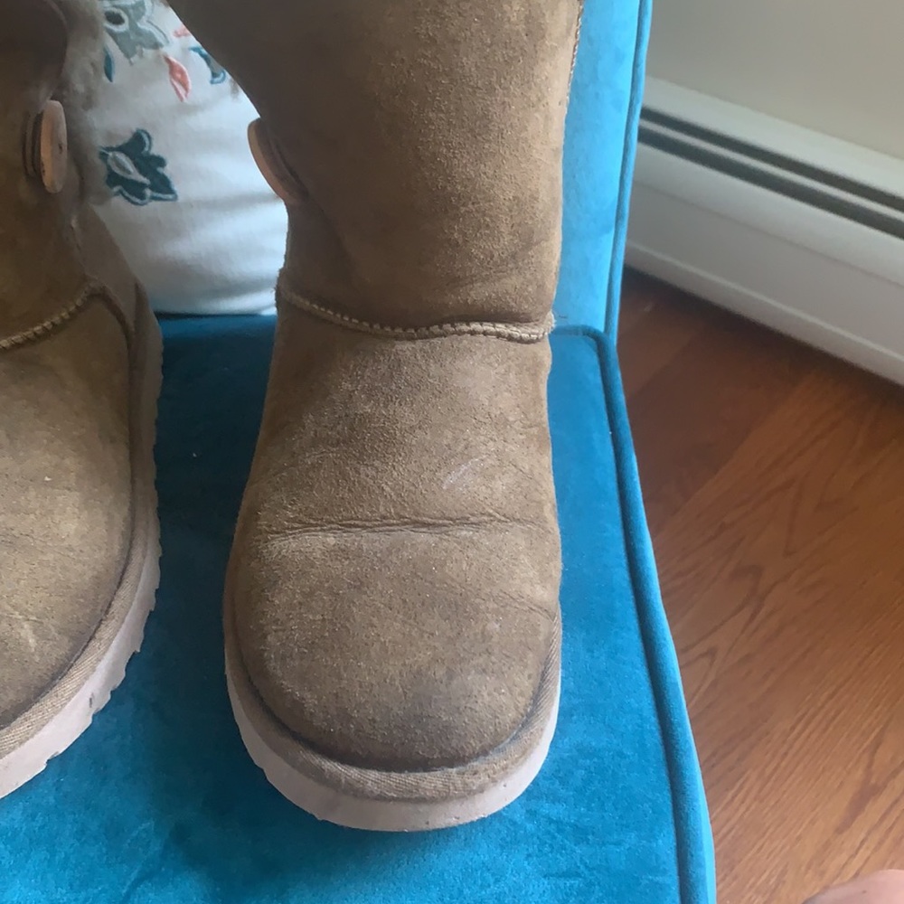 Ugg Bailey Button - image 6